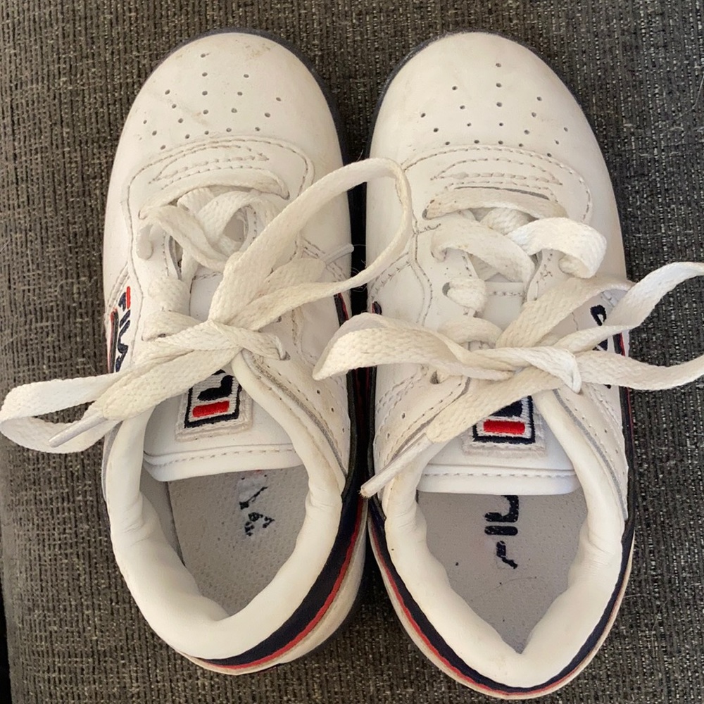 Toddler Fila white sneaker size 9